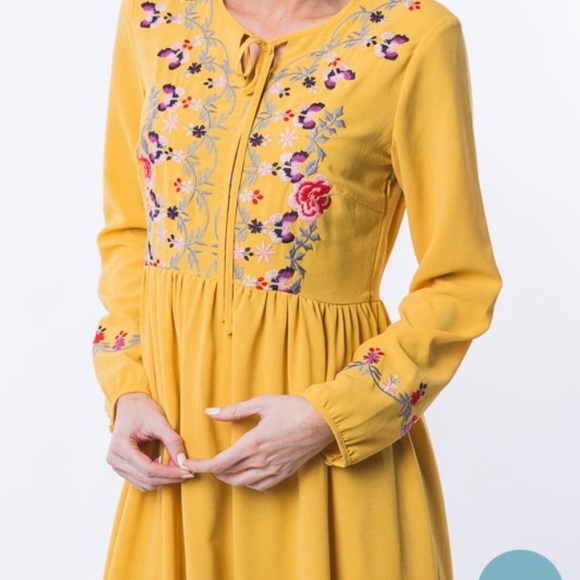 Boutique Style Embroidered Maxi Dress - Picture 3 of 9